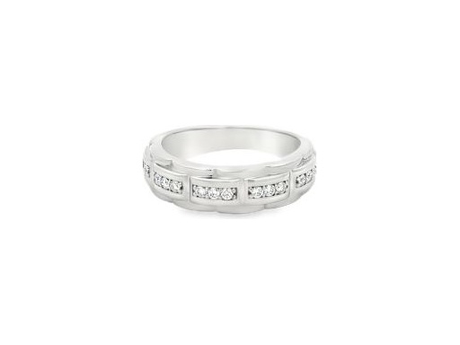 Custom-made men’s ring in 14K white gold with natural diamonds